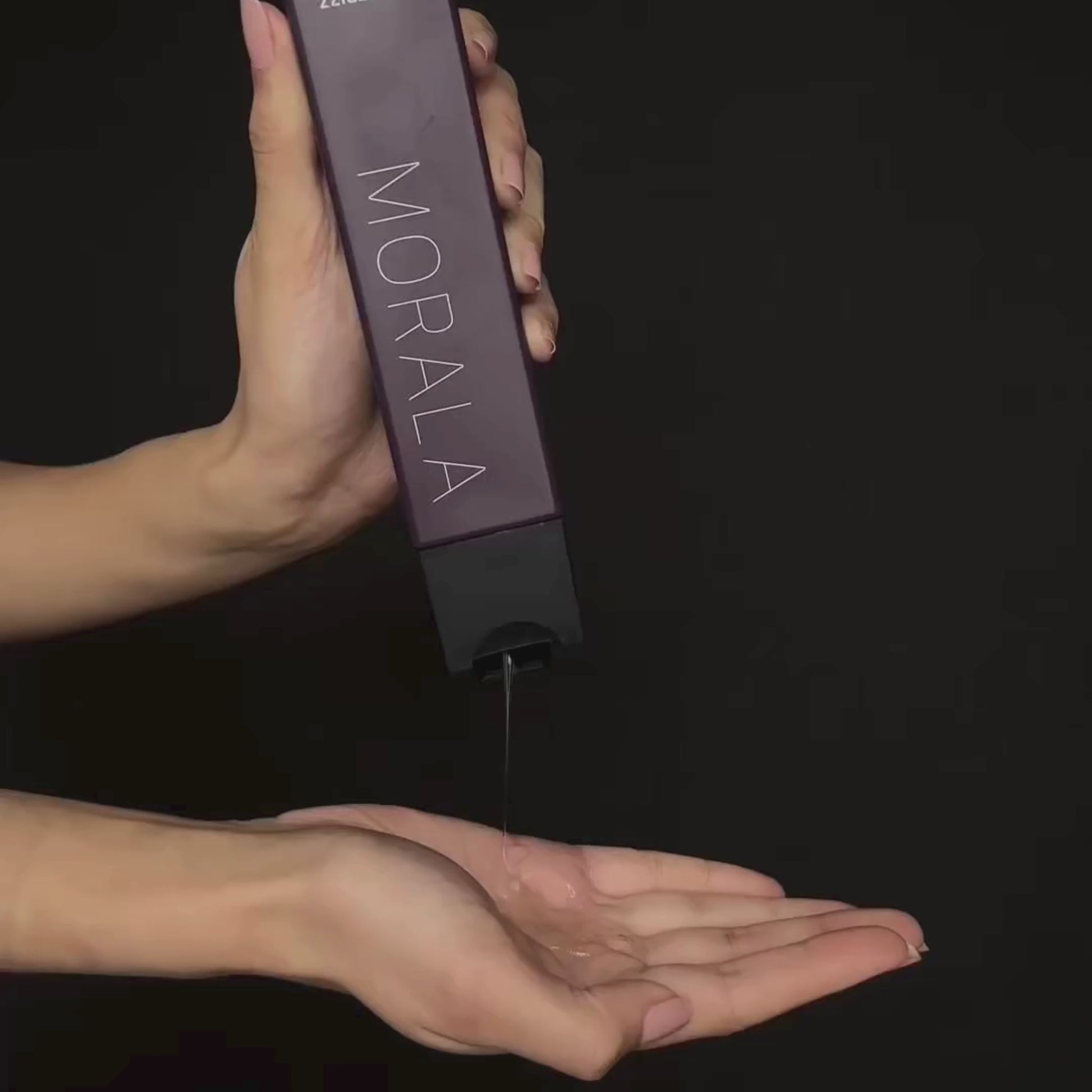 Video highlighting the viscosity of Morala's frizz defying shampoo